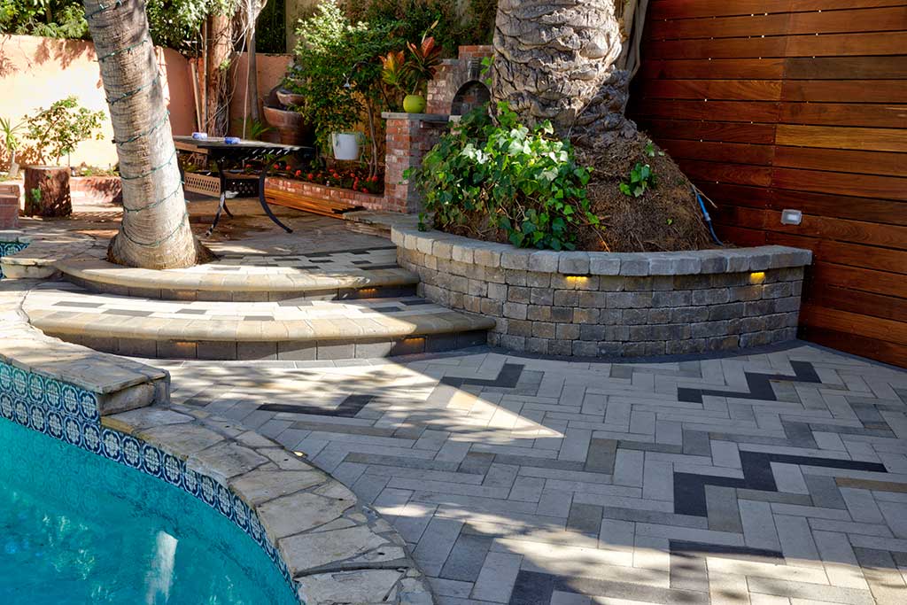 Paver Outdoor Kitchens and BBQs