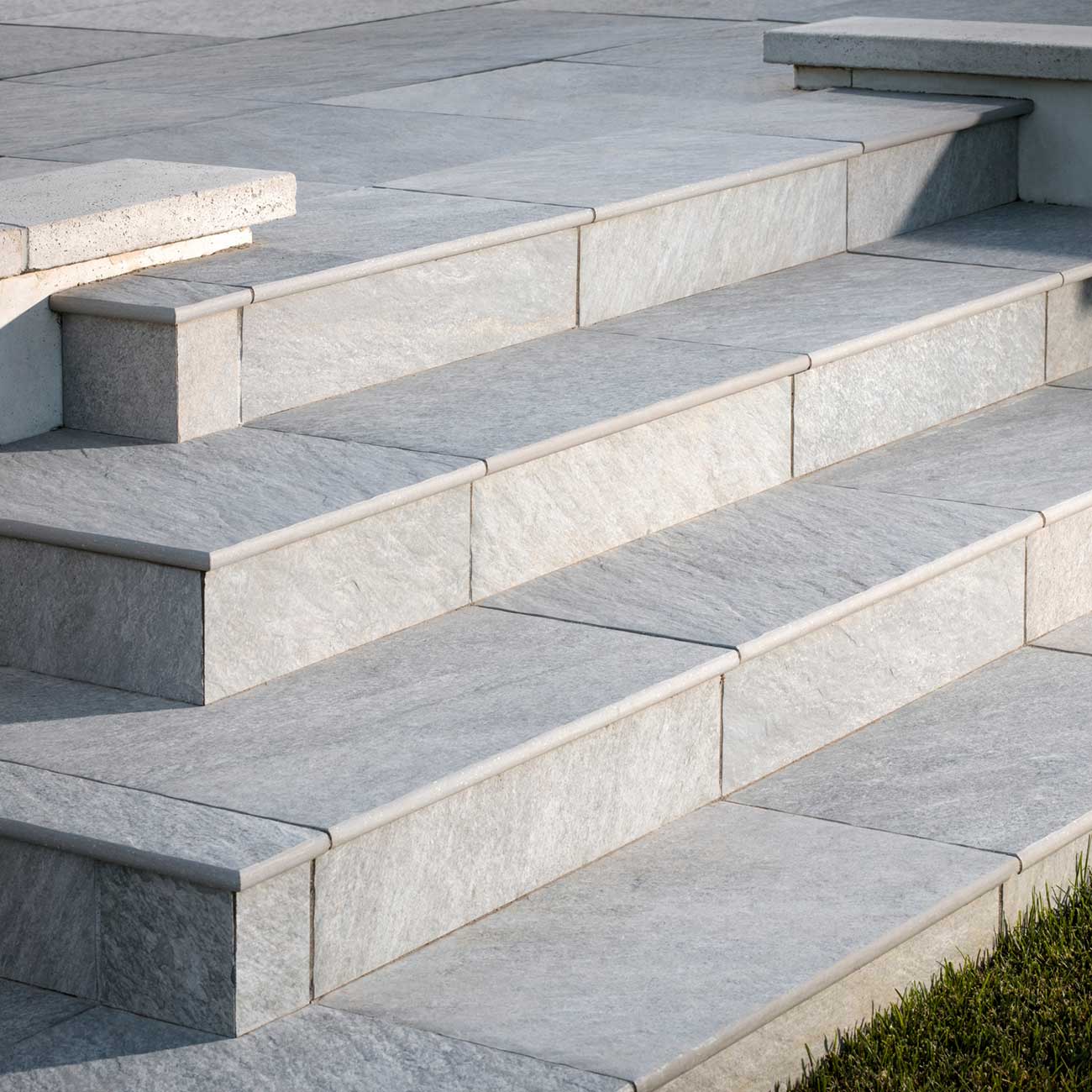Porcelain Paver Steps Quarziti