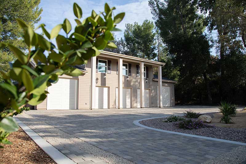 Driveway ideas with Angelus Cobble I and II Pavers